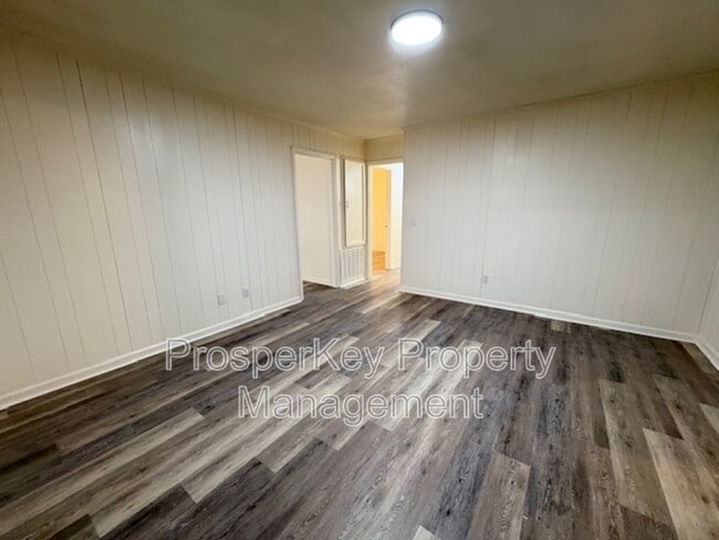 Building Photo - 634 Southern Pines Dr