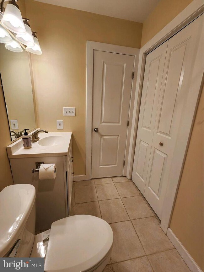 Building Photo - 540 Londontown Rd