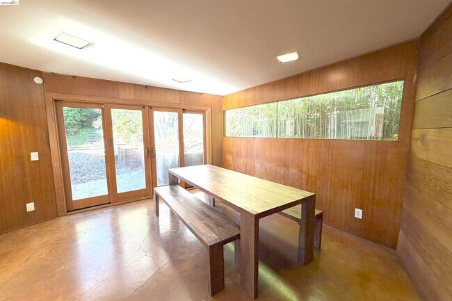 Building Photo - 25 Sunset Dr