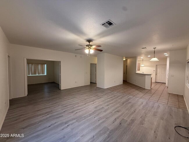 Building Photo - 2603 E Fraktur Rd