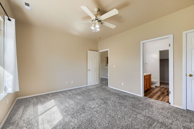 Building Photo - 3060 Mandalay Grove