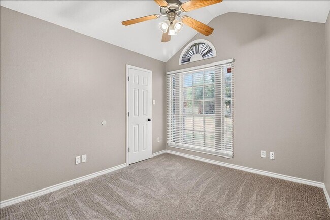 Building Photo - 5114 Spring Brook Dr