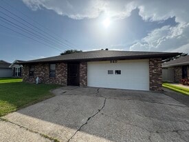 Building Photo - 940 Lee St