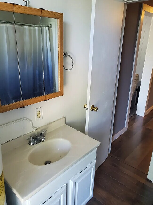 Building Photo - 1605 N Missouri Ave