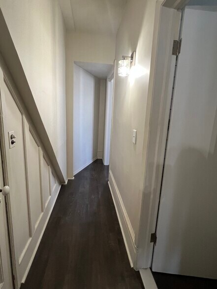 Building Photo - 24 N Chestnut St