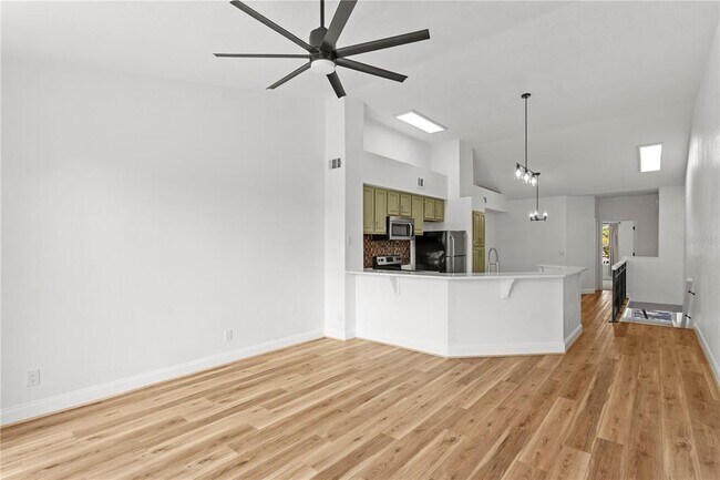 Building Photo - 604 Arbor Lake Ln