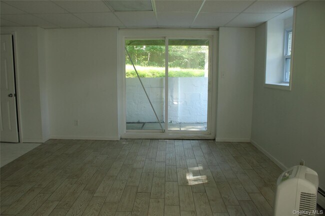 Building Photo - 8 Tanglewood Dr