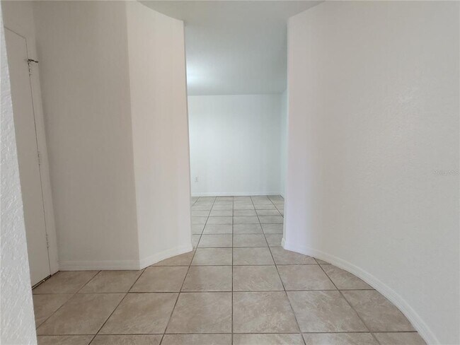 Building Photo - 538 Orange Dr