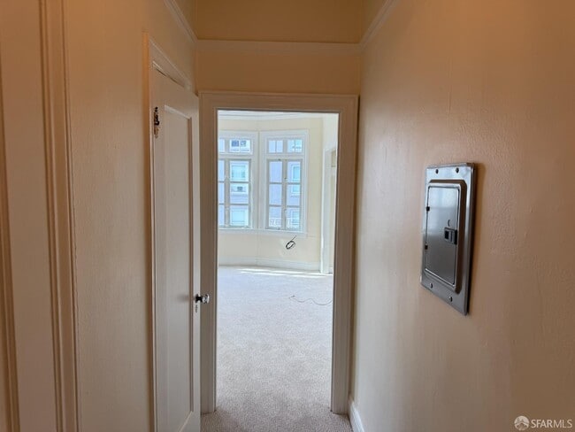 Building Photo - 810 Hyde St