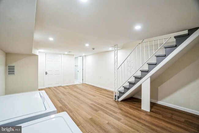 Building Photo - 435 N 32nd St