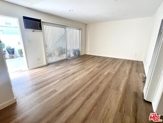 Building Photo - 1815 Camden Ave