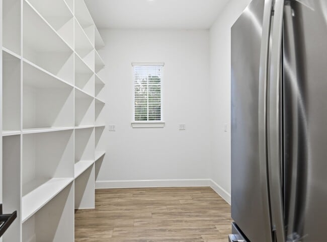 Building Photo - 19330 Veterans Rd