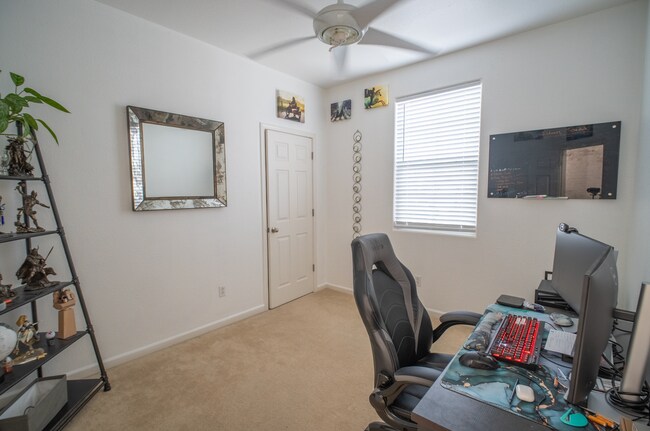 Building Photo - Amazing Natomas 3/2.5 - Waiting For You!  ...