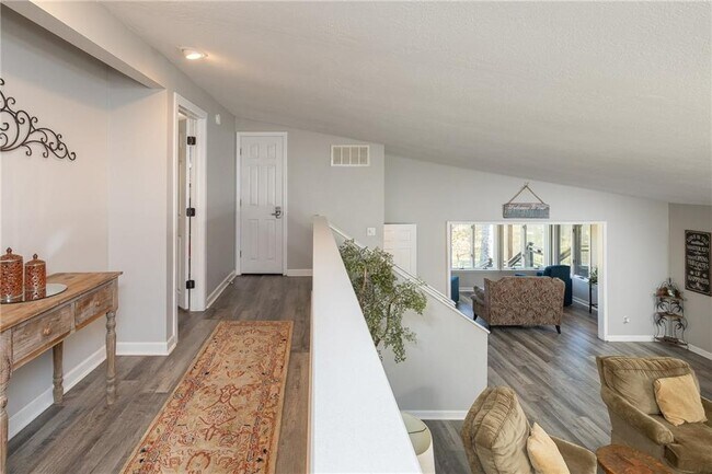 Building Photo - 12 Itetbury Ln