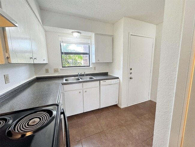 Building Photo - 1024 Southmoor Dr