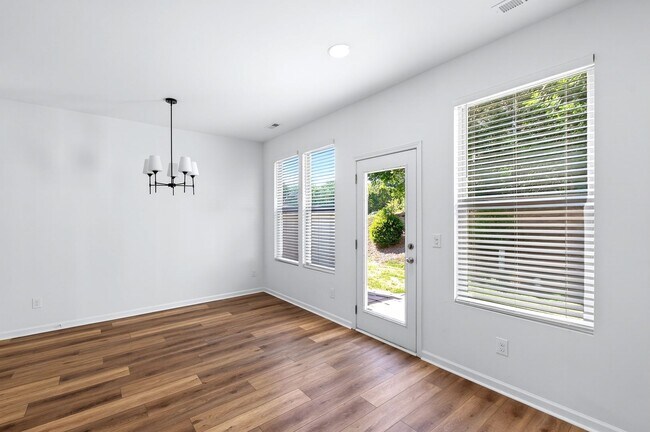 Building Photo - 4509 Middletown Dr