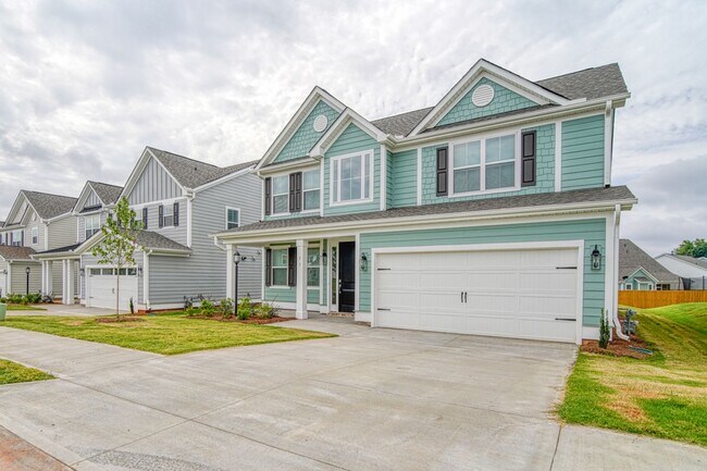 Building Photo - Gorgeous 4 BR, 3 BA Home With Easy Access ...