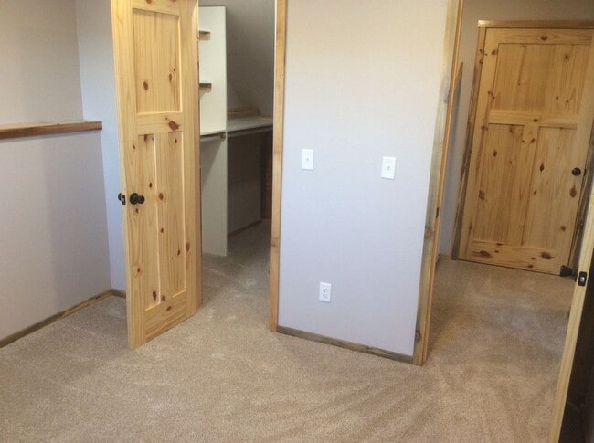 Building Photo - BEAUTIFUL NEWER CONSTRUCTION! 3 BEDROOMS, ...