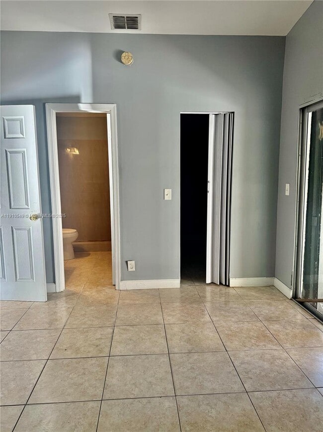 Building Photo - 1234 SW 71st Terrace