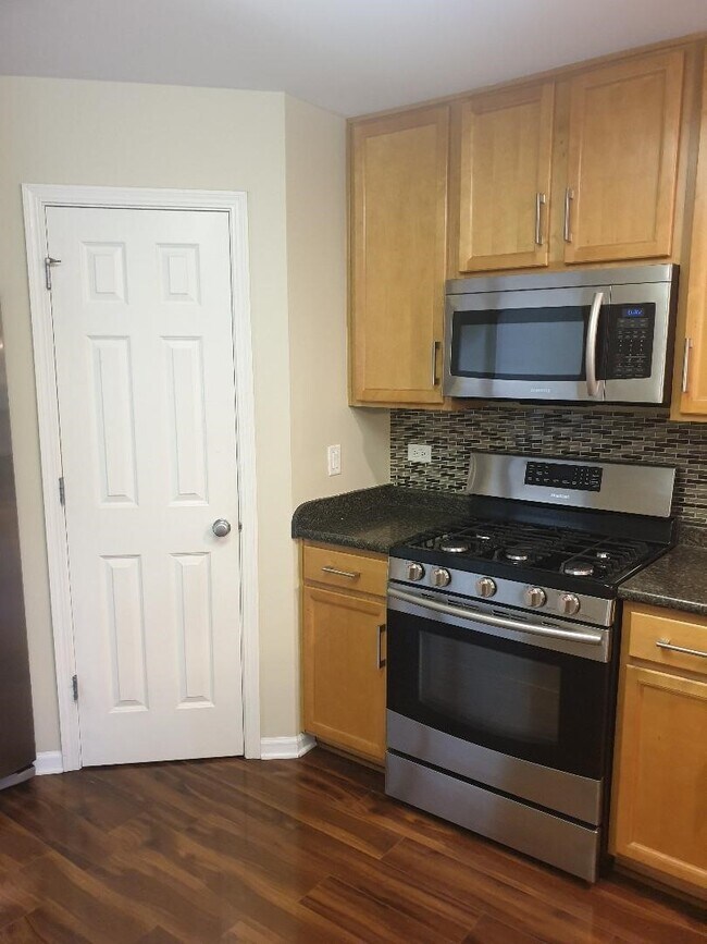 Building Photo - 28121 Sonoma Pass