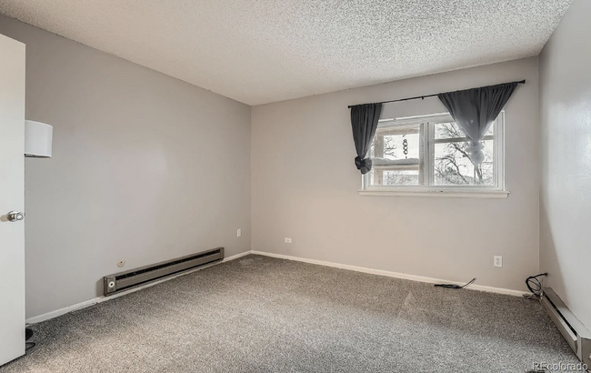 Building Photo - 1-Bed Aurora Gem - Private Balcony, Workin...