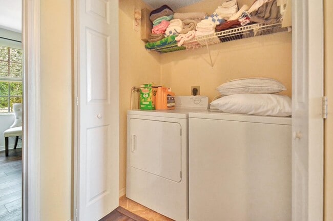 Building Photo - 22201 Majestic Woods Way