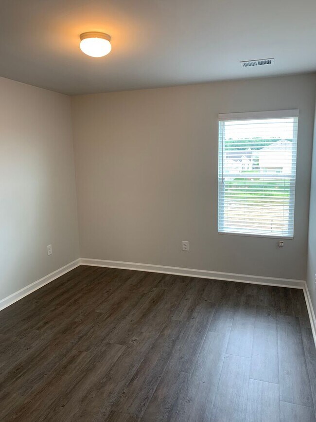 Building Photo - Pre-Lease This Stunning 3 Bed, 2.5 Bath Home in Tucker Farms