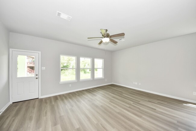 Building Photo - 638 Stovall Dr