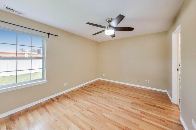 Building Photo - 1345 E Wyndham Cir