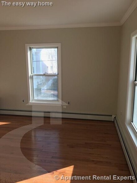 Building Photo - 25 Fourth St Unit #2