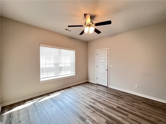 Building Photo - 1452 Sligo St