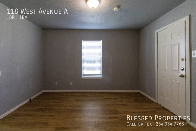 Building Photo - 118 W Avenue A