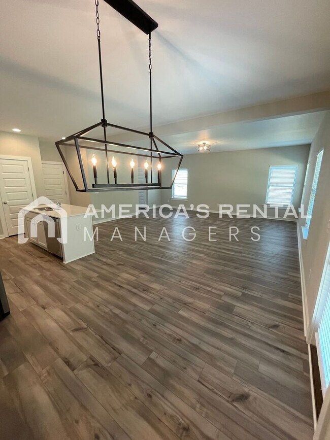 Building Photo - Home for Rent in Cullman, AL!! Available to view NOW!!! Sign a lease by 2/28 to receive HALF OFF ...