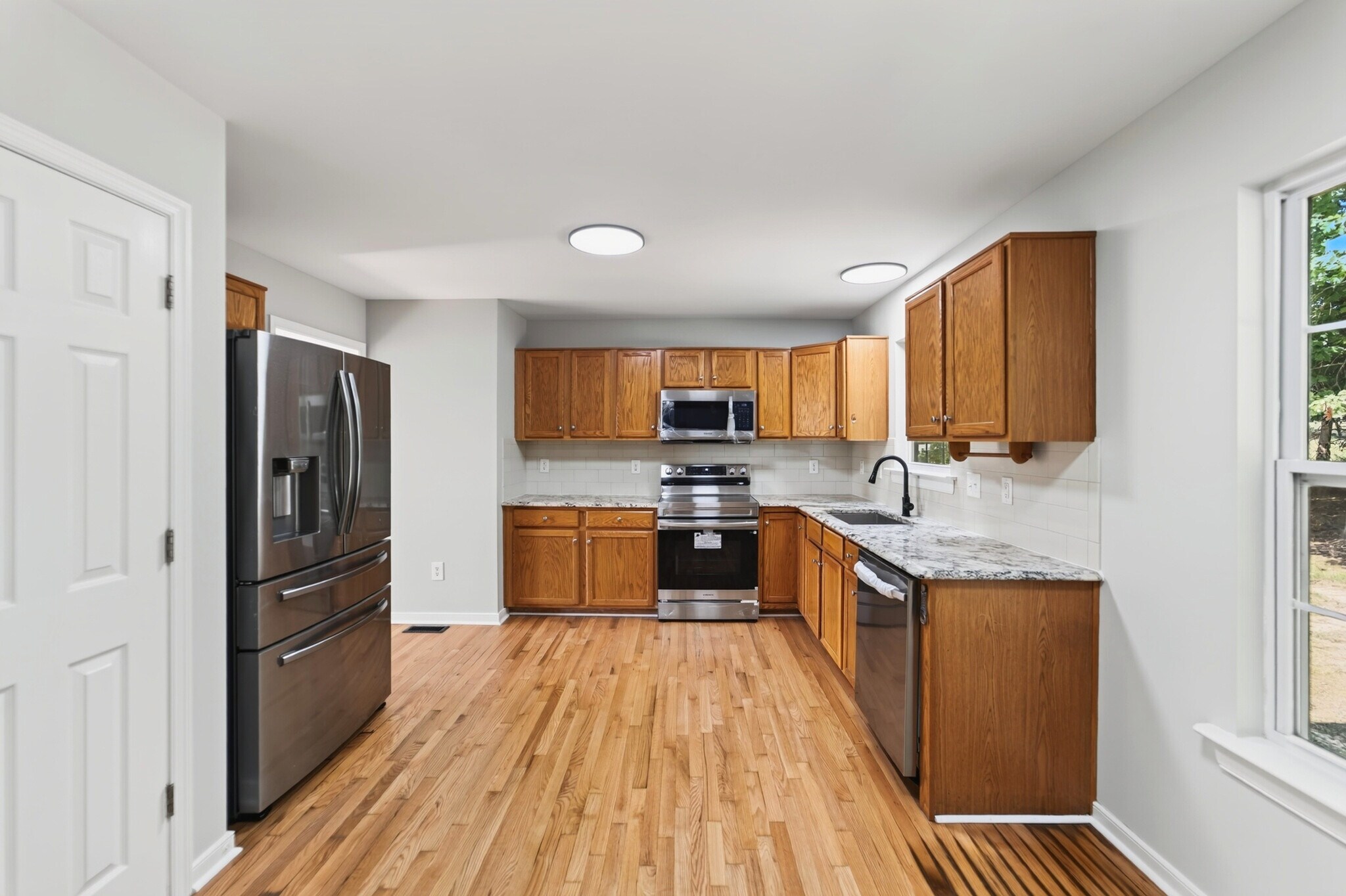 Building Photo - 5806 Garden Ridge Rd