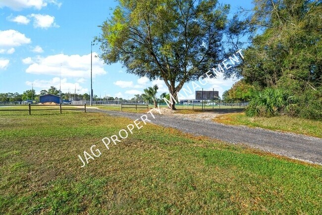 Building Photo - 1234 Montecello Dr