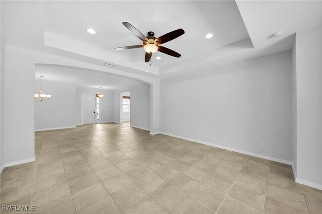 Building Photo - 271 Destiny Cir