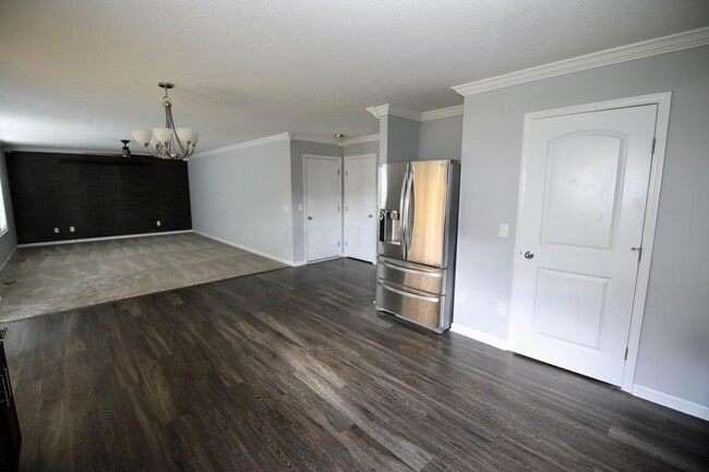 Building Photo - 5801 Sedgemoor Dr