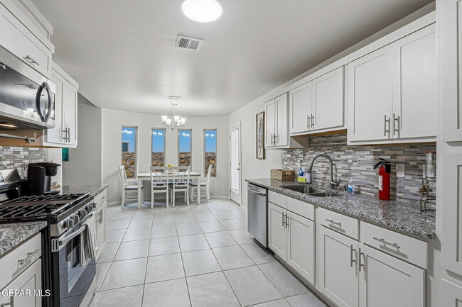 Building Photo - 664 Paseo Modesto Dr