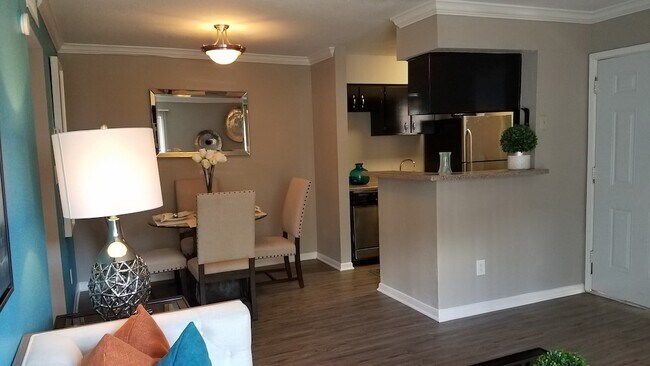 Building Photo - 10250 Lands End Dr