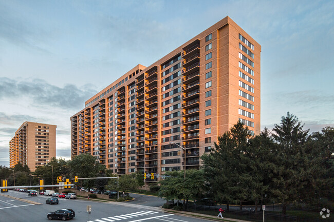 Primary Photo - Skyline House