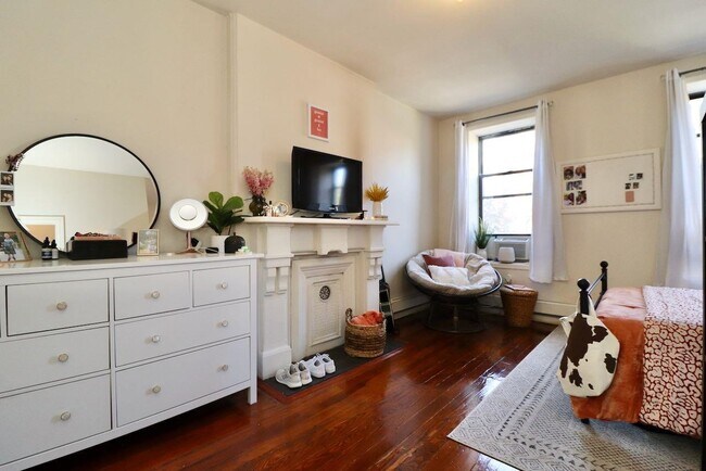 Building Photo - 1035 Washington St