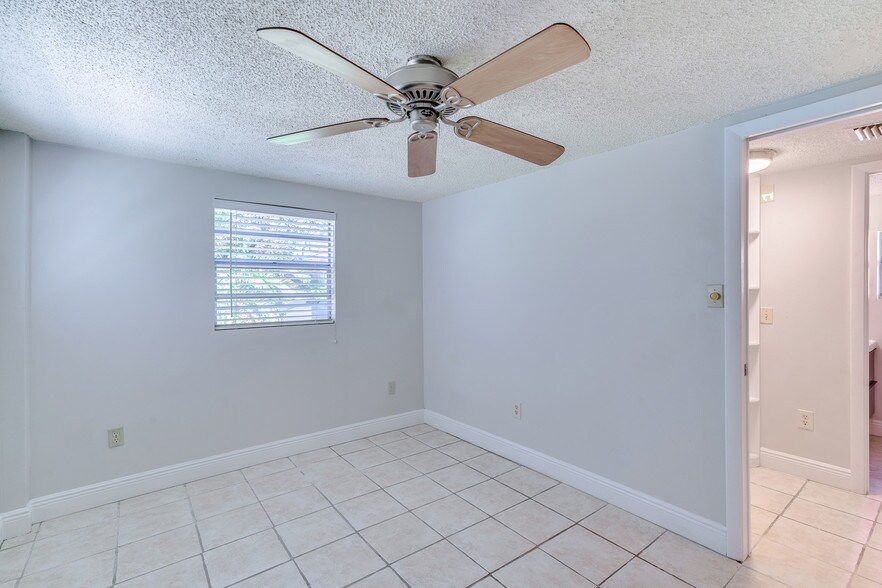 Building Photo - 3315 W Empedrado St