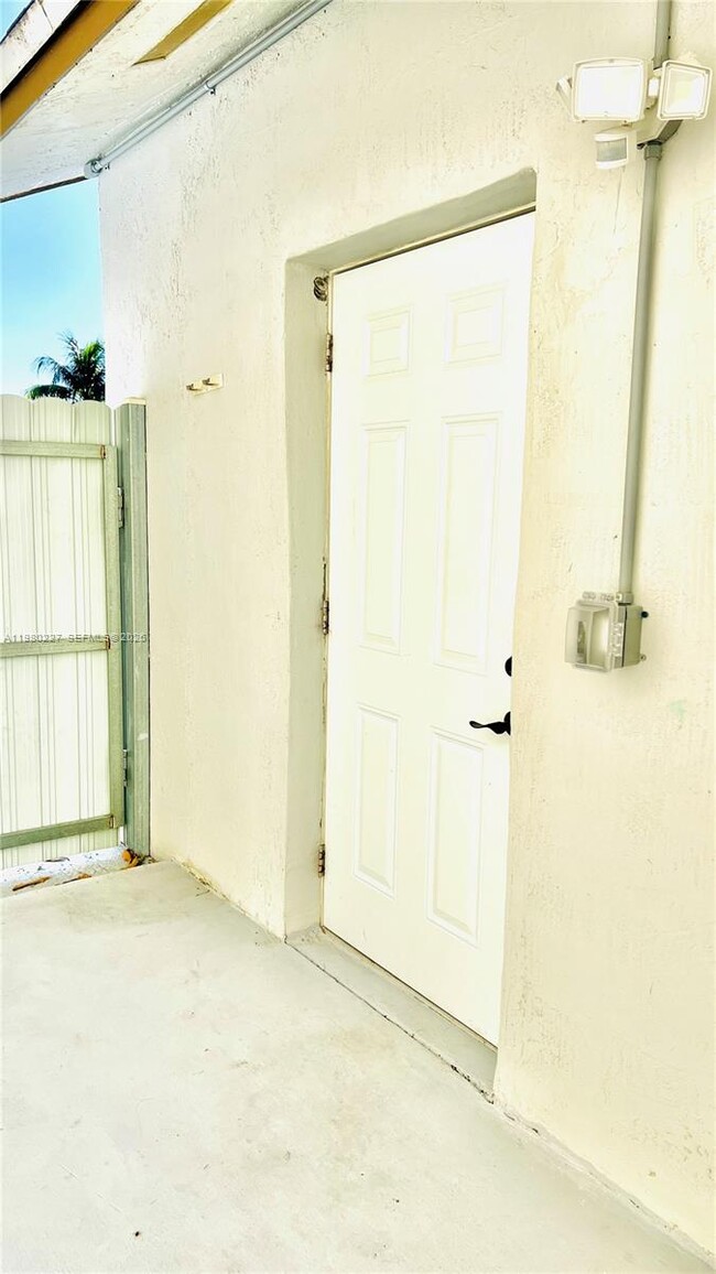 Building Photo - 18901 NW 77th Ct