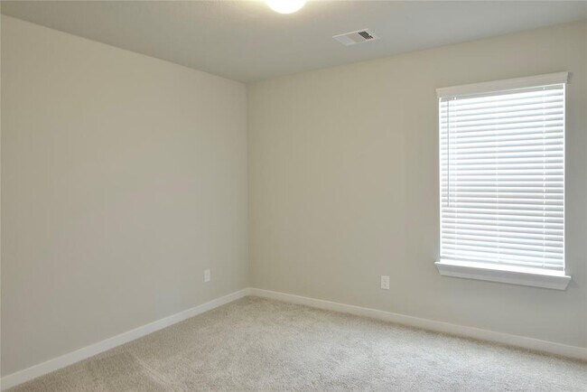 Building Photo - 3207 Tilley Dr