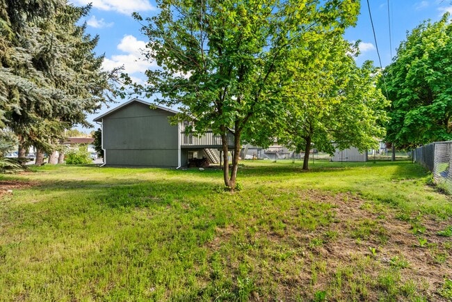 Building Photo - 2715 N Whipple Ct