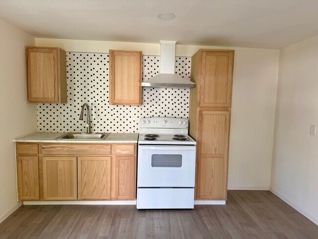 Building Photo - 220 S K St