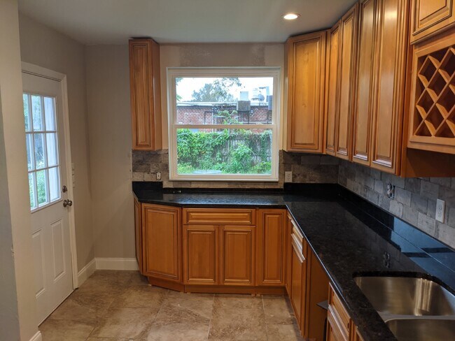 Building Photo - 5058 Polaris St