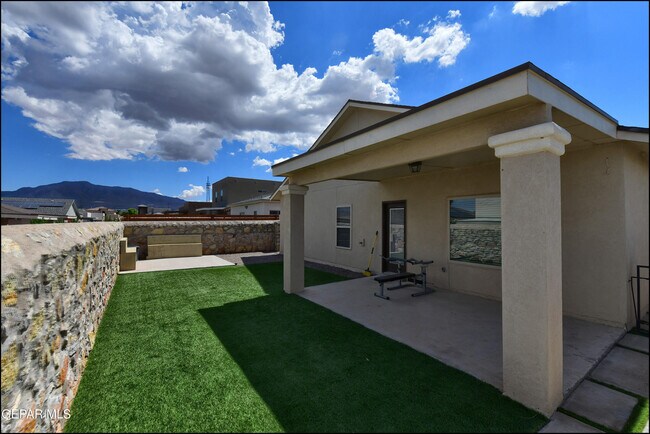 Building Photo - 221 Jennice Cir