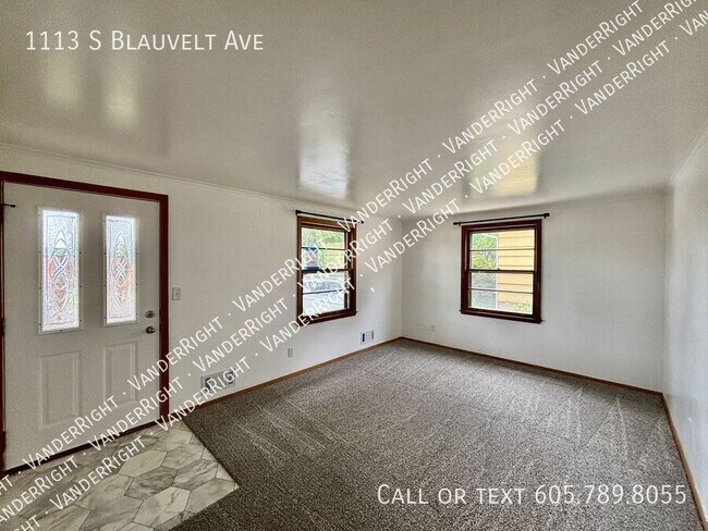 Building Photo - 1113 S Blauvelt Ave