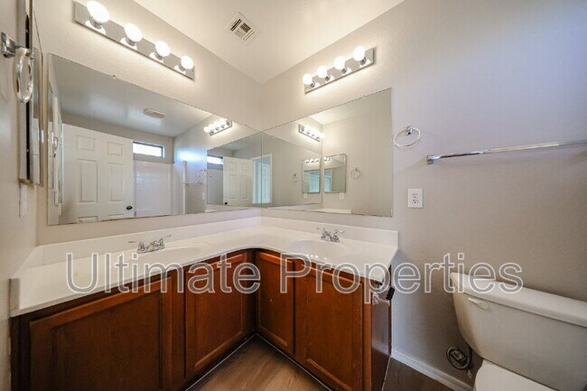 Building Photo - 21532 W Durango St